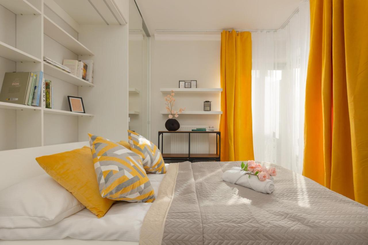 Lakeview Apartment Kapelanow Armii Krajowej By Noclegi Renters Warsaw Exterior photo