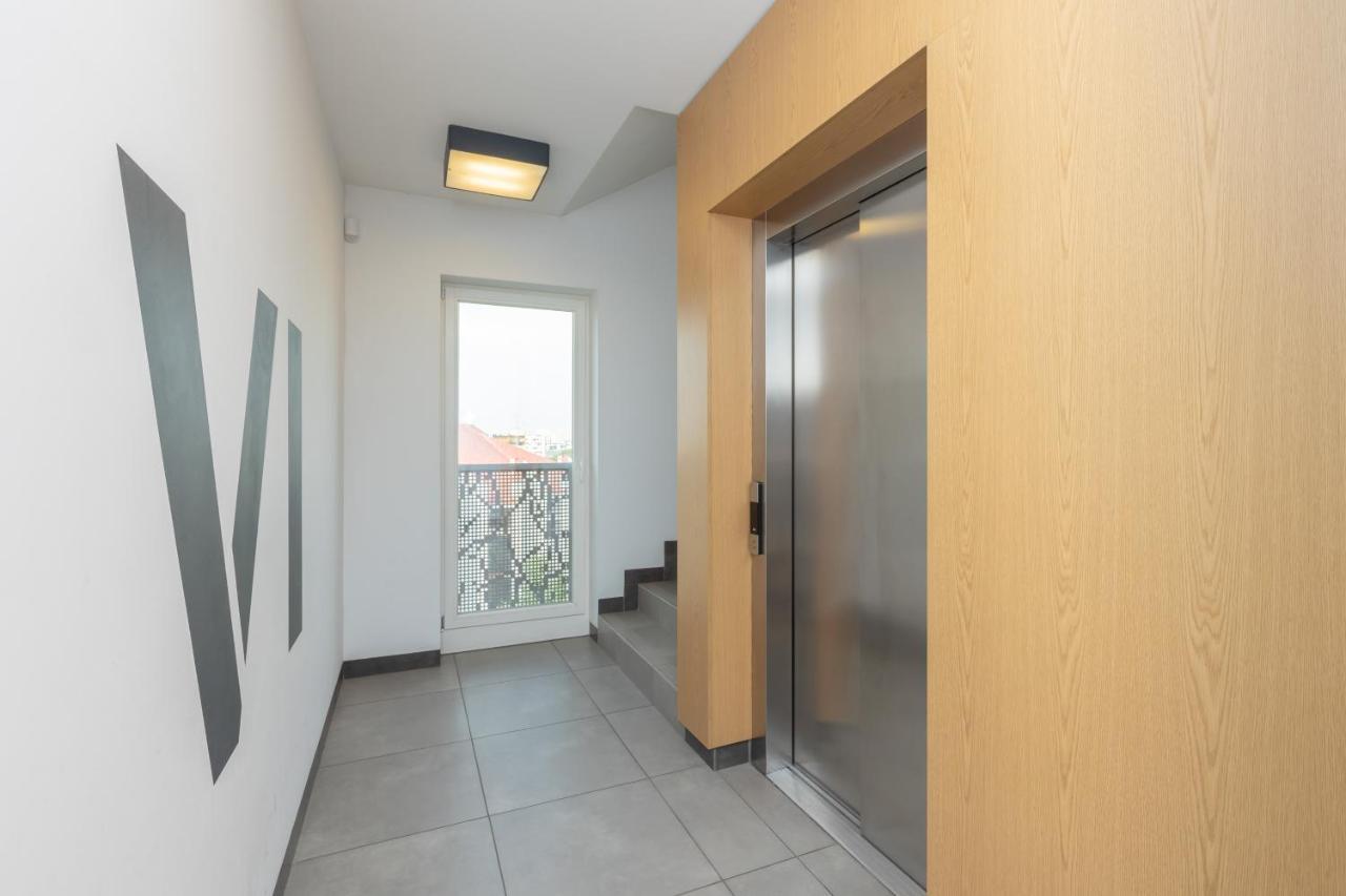 Lakeview Apartment Kapelanow Armii Krajowej By Noclegi Renters Warsaw Exterior photo